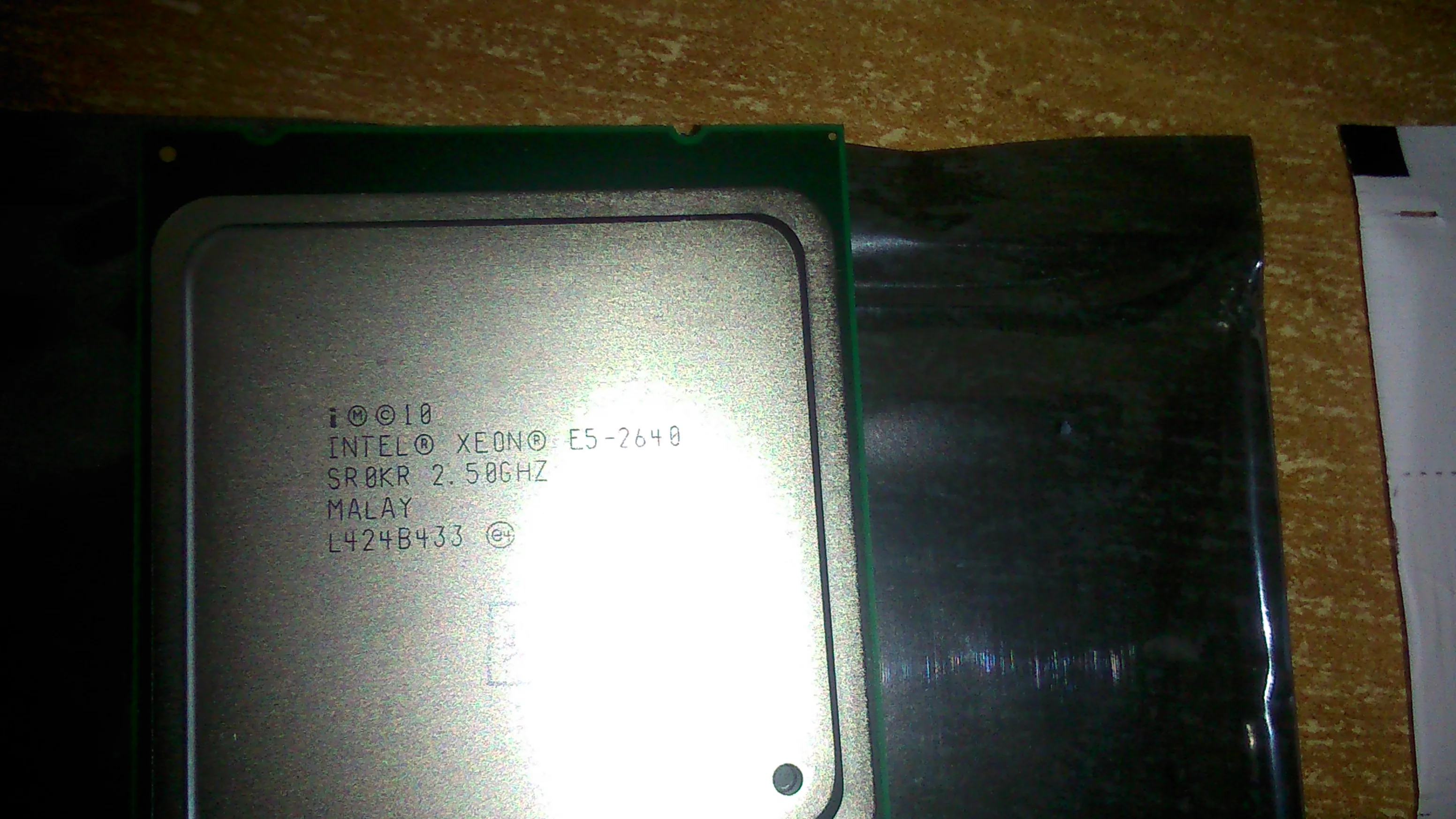 Xeon e5 2640 видеокарта. Процессор Intel Xeon e5-2640 2.5. E5 2640. Xeon e5 2640 CPU e5-2640 x79-g x79 распиновка. Обои на рабочий стол бесплатно процессоры Xeon.