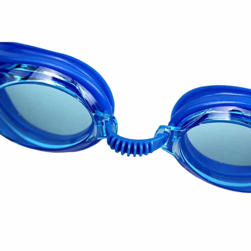 Потеют очки в бассейне. Подводные очки. Очки для плавания. Очки для водного спорта. Водяные очки для плавания.