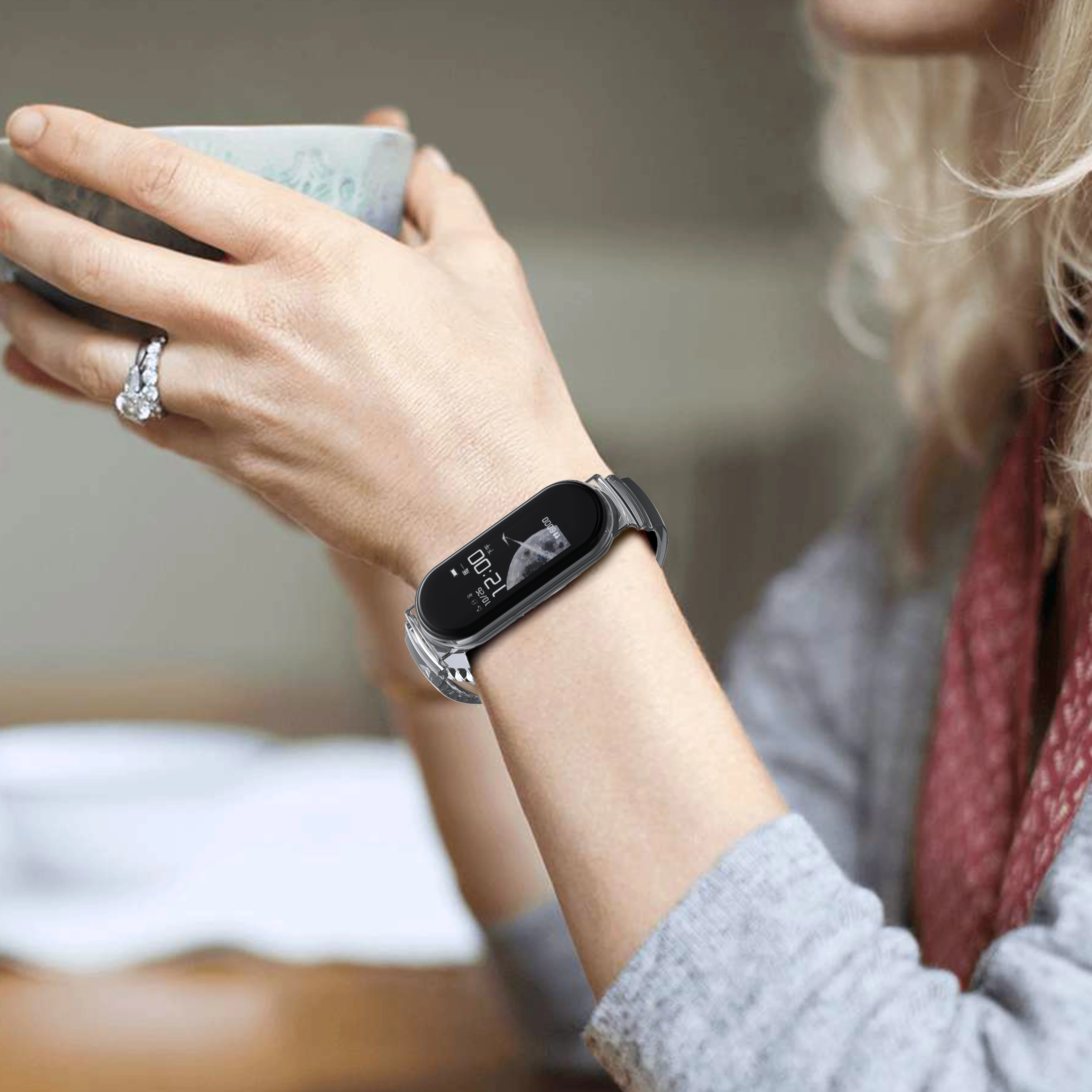 Какие есть часы на руку. Fitbit Band. Фитнес браслет Fitbit. Часы на руку женские. Браслет для девушки.